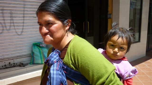 Chola en Cuenca, Ecuador (Foto: éste es nuestro mundo)