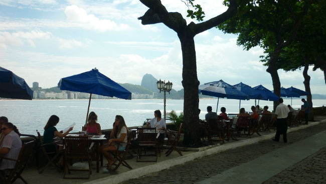 Rio de Janeiro: Café do Forte de Copacabana é para comer com os olhos