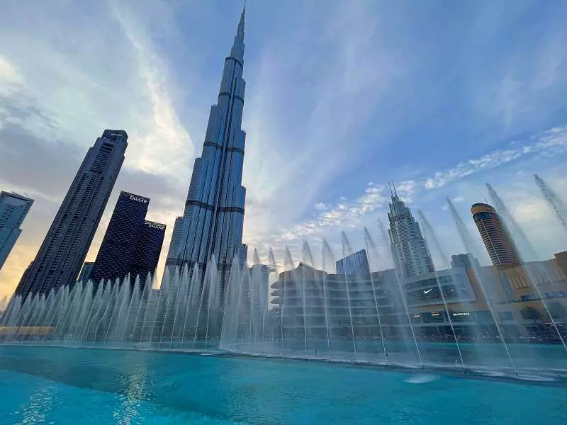 DUBAI  FONTES DO BURJ KHALIFA - QUAL MELHOR LUGAR E HORÁRIO PARA ASSISTIR  AO SHOW DAS FONTES GRÁTIS 