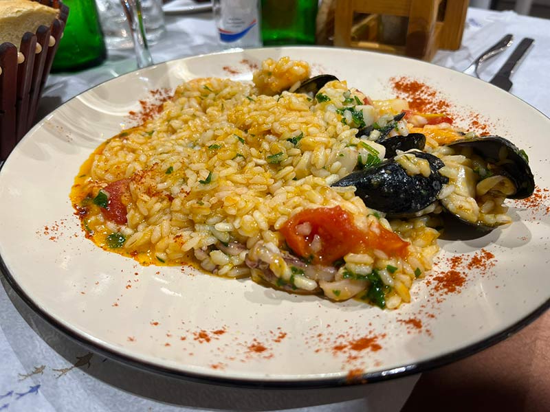 Risoto de frutos do mar do Family Restaurant, dica de onde comerr em Ksamil