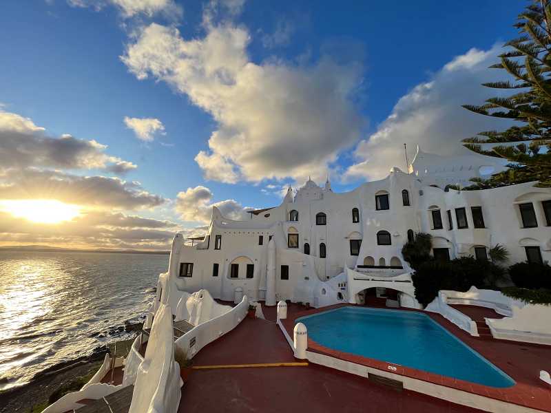 Casapueblo em Punta del Este durante pôr do sol